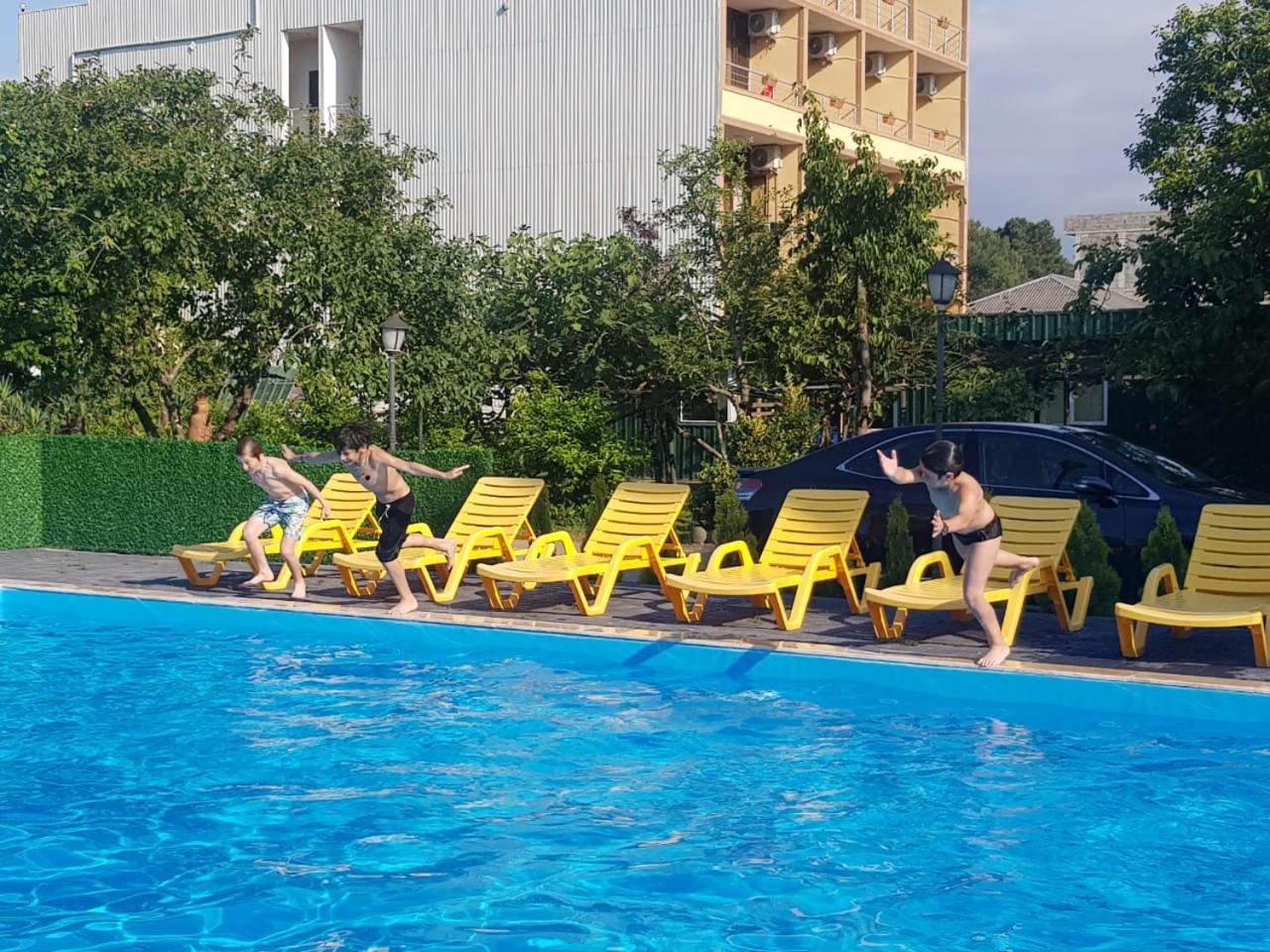 Midia Guest House 코불레티 외부 사진